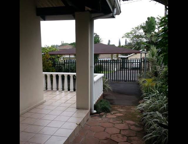 6 BEDROOM HOUSE FOR SALE IN MANORS